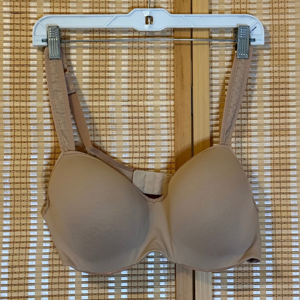 Le Mystere Women Tan Nude Underwire T-Shirt Bra 40C Padded Straps Smooth 955